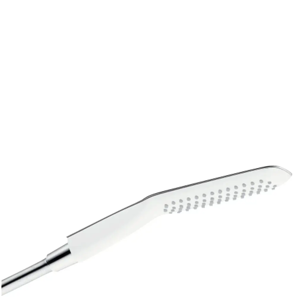 Weißer Duschkopf mit flacher Form und vielen kleinen Strahlenöffnungen, montiert auf einem chromfarbenen Anschluss von Hansgrohe.